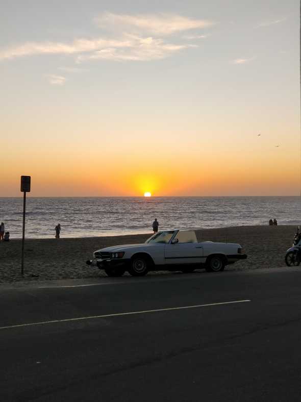 Západ slunce u pláže v Malibu